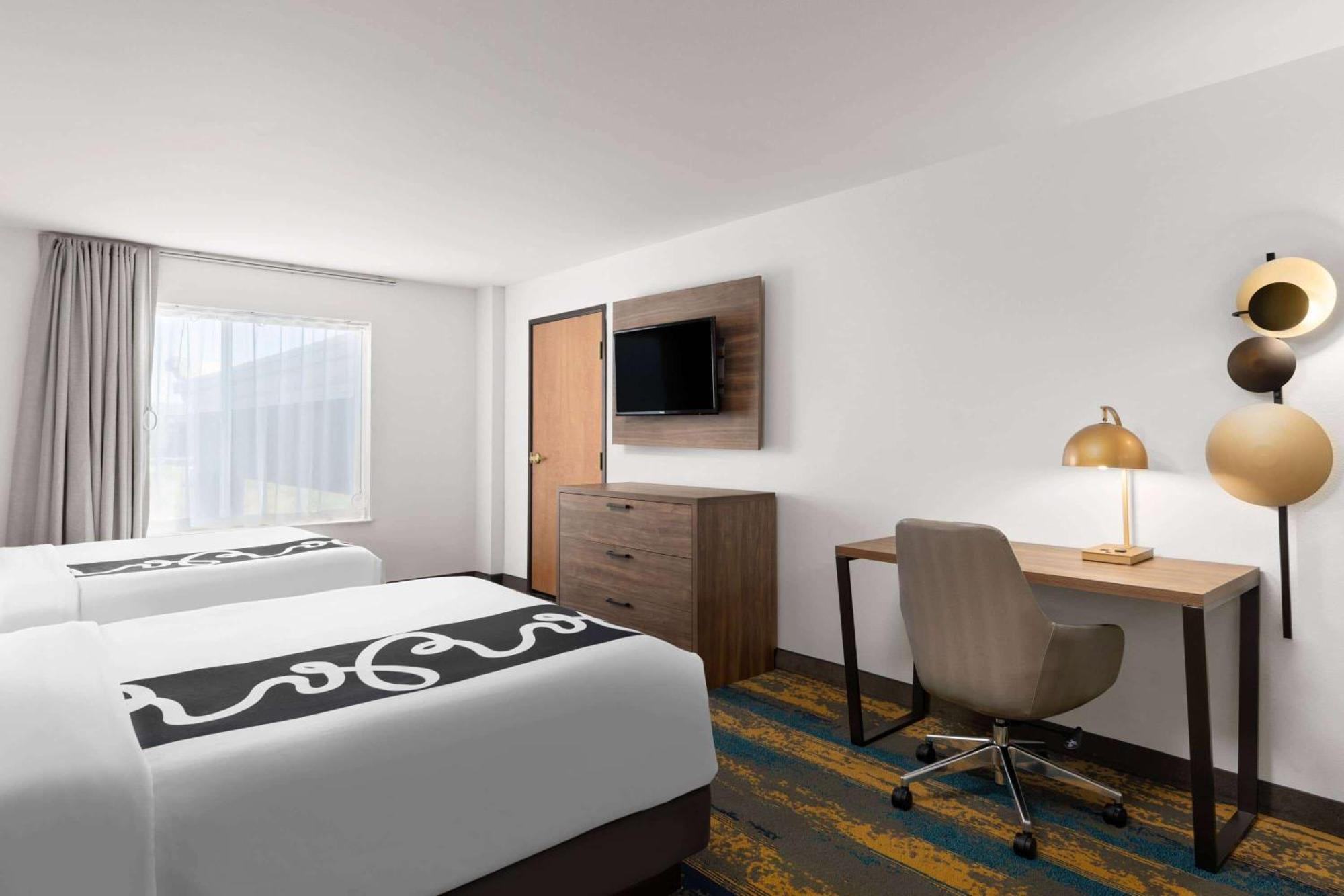 Queen Room with Two Queen Beds and Mobility/Hearing Impaired Access - Non-Smoking